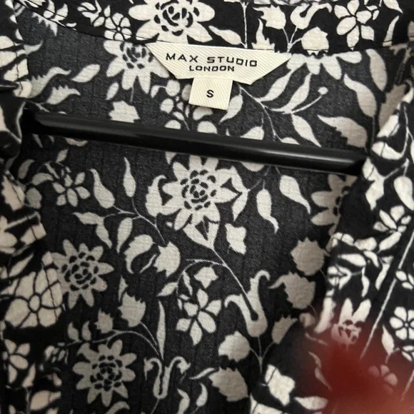 Black and White Floral Maxi Dress - Picture 4 of 5